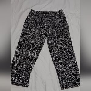 3 X$20. Focus 2000 Black/White Capris Size 4P